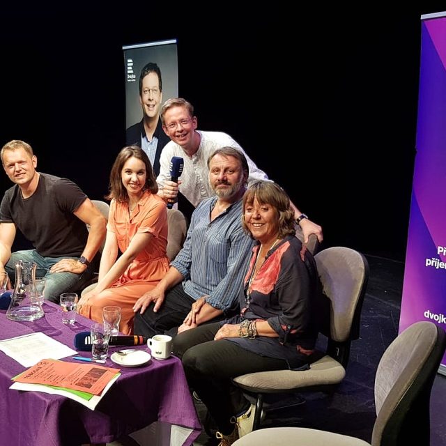 Tobogan z Divadla Kalich. Jan Kříž,  Míša Tomešová,  Radek Holub a Bára Hrzánová. Moderuje Aleš Cibulka | foto: Kateřina Radvanová,  Český rozhlas,  Český rozhlas