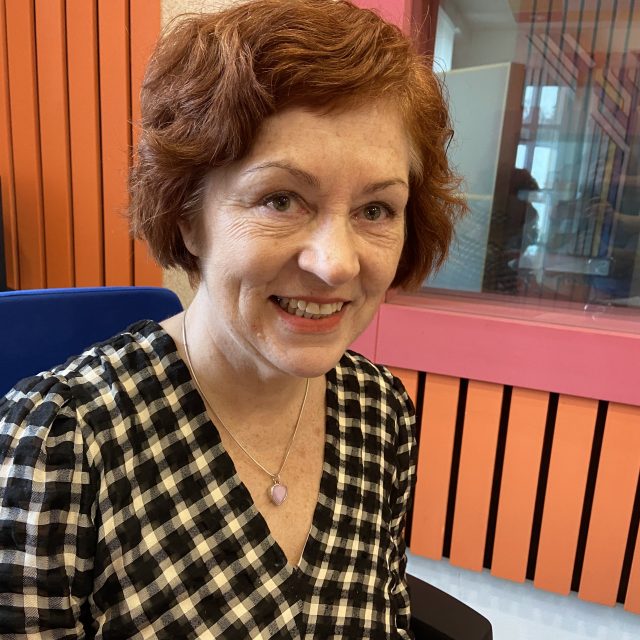 Helena Dařbujánová ve studiu Českého rozhlasu Hradec Králové | foto: Pavla Kindernayová,  Český rozhlas