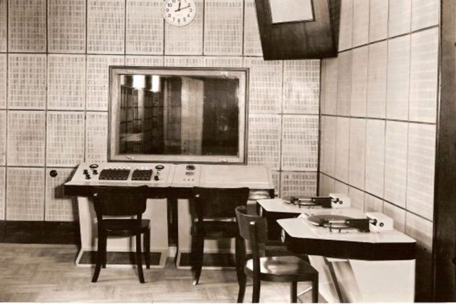 Vysílací pracoviště Československého rozhlasu Olomouc,  snímek z května 1949 | foto:  Archiv ČRo