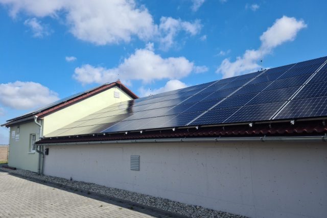 Fotovoltaické panely na čističce odpadních vod v Drahanovicích | foto: Barbora Weinekötter,  Český rozhlas
