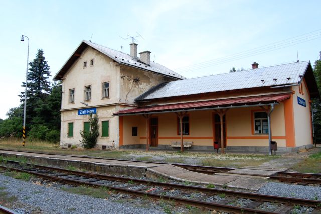 Budova nádraží ve Zlatých Horách | foto: moravskyturista.cz Foto: Martin Višňa