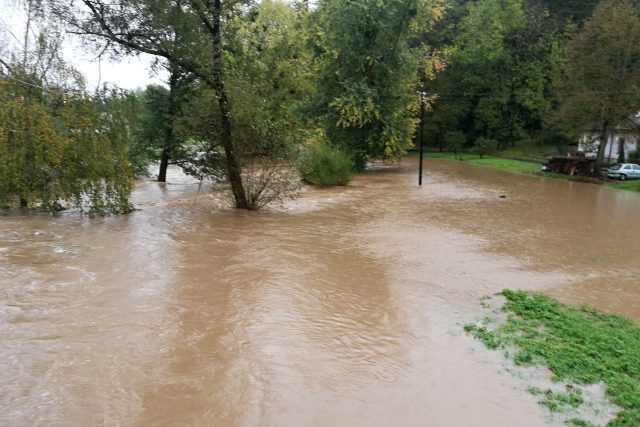 Rozvodněná řeka Třebůvka v Lošticích 14 10. 2020 | foto: Tomáš Sedláček,  Český rozhlas