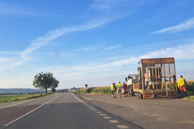 Silnice první třídy mezi Olomoucí a Šternberkem ještě před jejím částečným uzavřením | foto: Barbora Taševská,  Český rozhlas