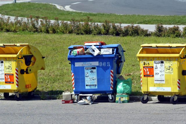 Kontejnery na tříděný odpad | foto: Michal Klíma,  MAFRA / Profimedia