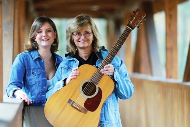 Pavlína Jíšová & BOHADLO / MATKA A DCERA | foto: archiv Adély Bohadlo