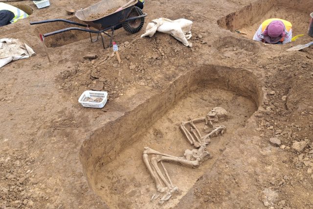 Archeologové u Křelova narazili na 130 hrobů z doby bronzové | foto: Barbora Taševská,  Český rozhlas