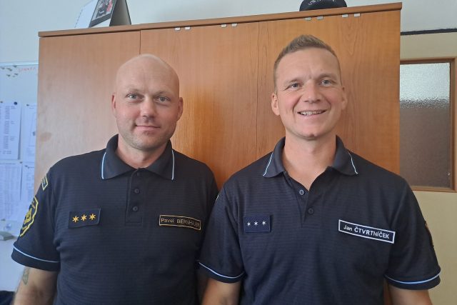 Nadporučík Pavel Bernhauer a nadstrážmistr Jan Čtvrtníček | foto: Dita Vojnarová,  Český rozhlas