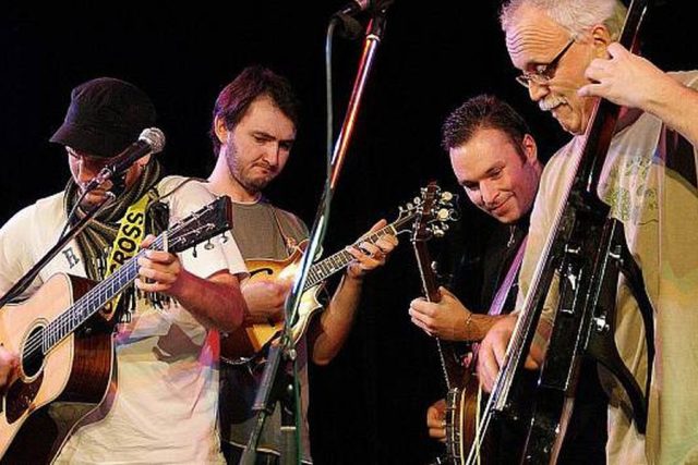 Bluegrassová a country kapela Poutníci letos slaví své 50. narozeniny | foto: archiv skupiny Poutníci
