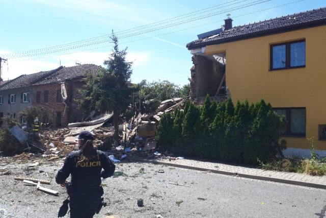 V Olšanech na Prostějovsku výbuch zdemoloval dům | foto: Policie ČR